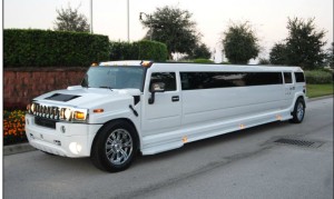 Important Considerations for Booking a Wedding Limousine 